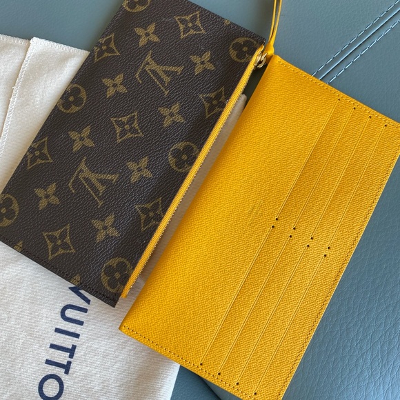 Authentic Louis Vuitton bag - Picture 5 of 16